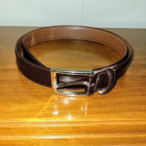 Brooks Brothers chocolate brown men's leather belt. Size 38. Made in Italy.